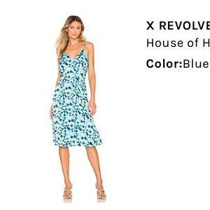 Revolved x house of Harlow